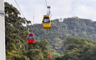 Parque Unipraias reabre com bondinhos aéreos modernizados